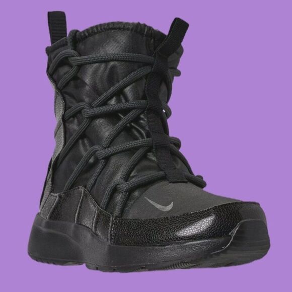 Nike Sneaker Boots Tanjun Size 5 New Y - Picture 1 of 9